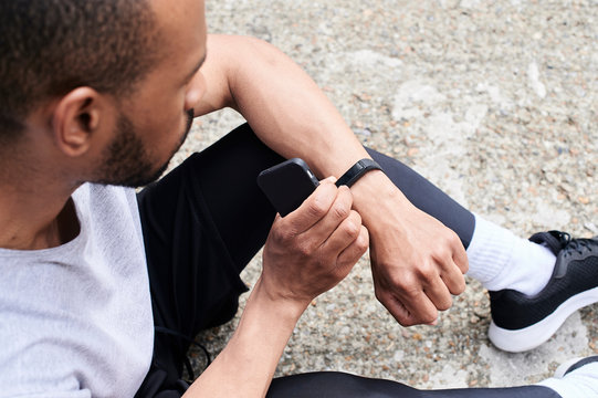 Fitness heartbeat smartwatch.