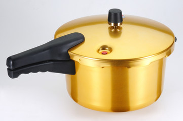Pressure cooker three-quarter view