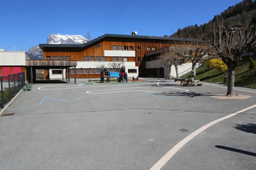 Groupe scolaire Marie Paradis. Etablissement scolaire. Aiguilles de Warens. Alpes fran&ccedil;aises. Saint-Gervais-les-Bains. Haute-Savoie. France.