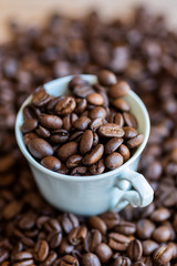 Fond grains de caf&eacute; et tasse