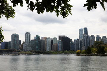 Obraz premium Vancouver, America - August 18, 2019: Vancouver view from Stanley Park, Vancouver, America