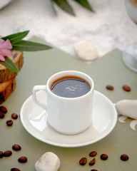 Obraz premium a glass of coffee beverage