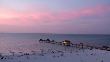 Photo sur Plexiglas Clearwater Beach, Floride Clearwater Beach, Floride. Beau coucher de soleil, avec ciel rose et bleu.
