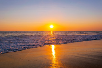 Fototapeta premium Beautiful sunset in Acapulco's beach