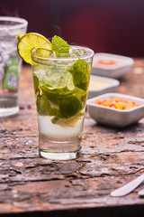 Mojito con yerbabuena