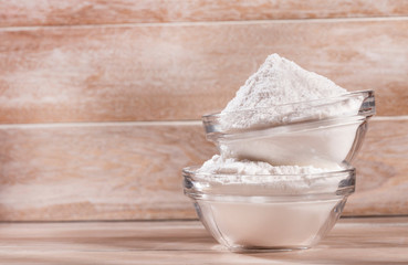 Sodium bicarbonate, crystalline solid compound - Glass bowls