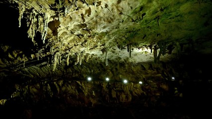 鍾乳石が創る秋芳洞内の幻想的な情景＠山口