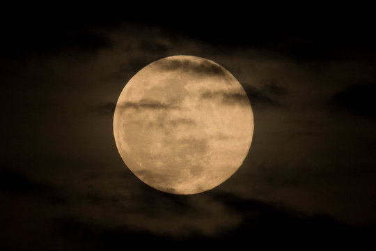 Super Pink Moon April 2020