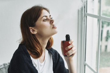 woman applying make up