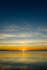 Fototapeta na wymiar Sunset sky with beutyfull cloud in golden time.