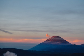 Fototapeta na wymiar Sunrise on mountain volcano Indonesia