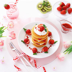 いちごパンケーキ