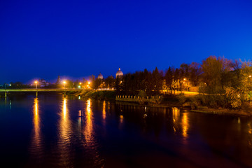 Fototapeta premium Night view of the embankment of the night city