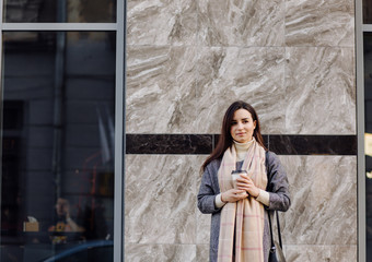 Obraz premium Woman portrait walking in the street