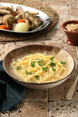 zuppa con pasta in brodo di gallina