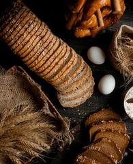 brown sliced bread on the table __