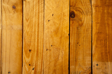 tablas de madera en vertical