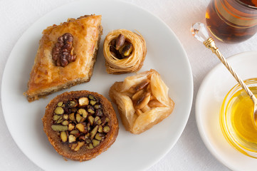 filo pastry, baklava, nest, kataifi nut roll