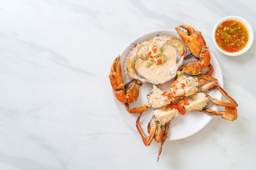 Steamed egg crab with fresh milk