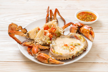 Steamed egg crab with fresh milk