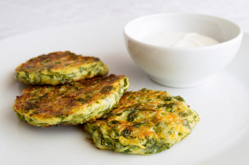 courgette fritters with yogurt 