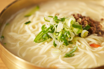 Kalguksu, Korean white soup noodle