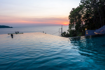 Un magnifique coucher de soleil a Phuket Thailande 