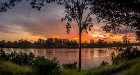 Fototapeta na wymiar Beautiful Panoramic River Sunset