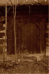 historic wooden huts in Chocholow