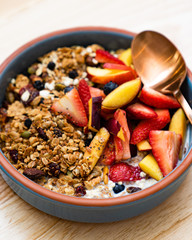 granola yogurt with fruit