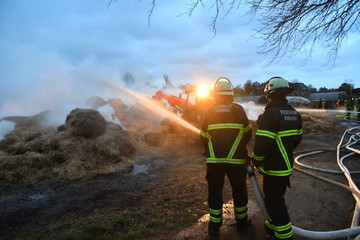 Brennende Rundballen