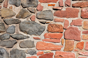 Wand aus Naturstein
