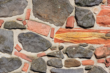 Wand aus Naturstein
