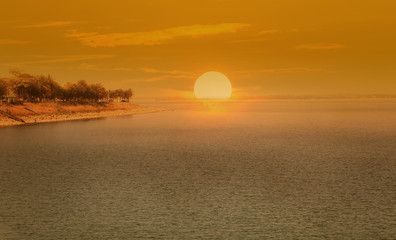 Fototapeta na wymiar Sunrise lake view