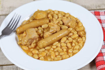 assiette de cassoulet (spécialité française)