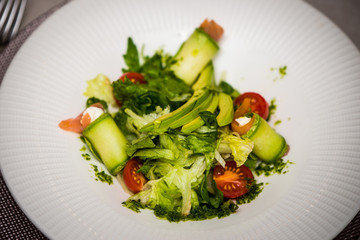Avocado green salad
