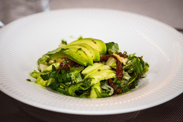 Avocado green salad