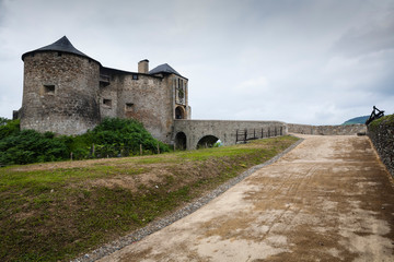 Fototapeta na wymiar Larrau,Mauléon-Licharre,Chateau fort