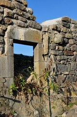 Porte en ruine