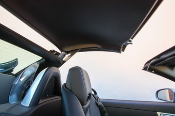 Convertible hard top closing