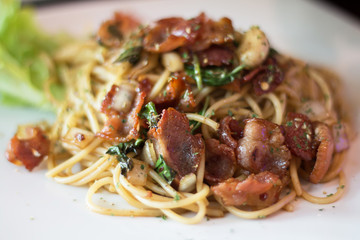 Spaghetti with Basil and Bacon, Delicious Easy Homemade Food