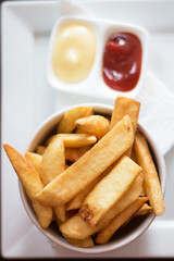 French fries or french fries Served with sauce and mayonnaise , Is a popular food for general people