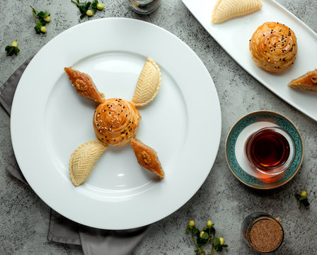 shekerbour, baklava with nuts and gogal