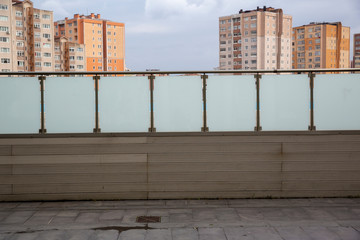 Front view glass pool border