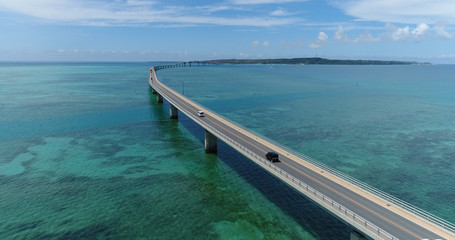 Obraz premium Aerial shot of irabu-ohashi bridge, miyakojima,okinawa, Japan