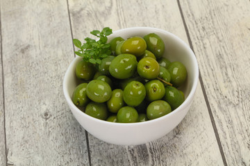 Green Campo Real olives in the bowl
