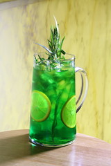 green tea with lemon