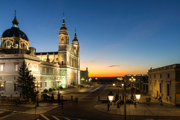 Fototapeta premium Katedra Almudena w Madrycie, Hiszpania