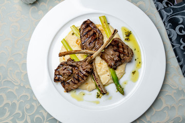 Rack of lamb with asparagus and mashed potatoes