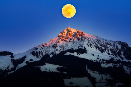 Kitzb&uuml;hler Horn mit Supermond